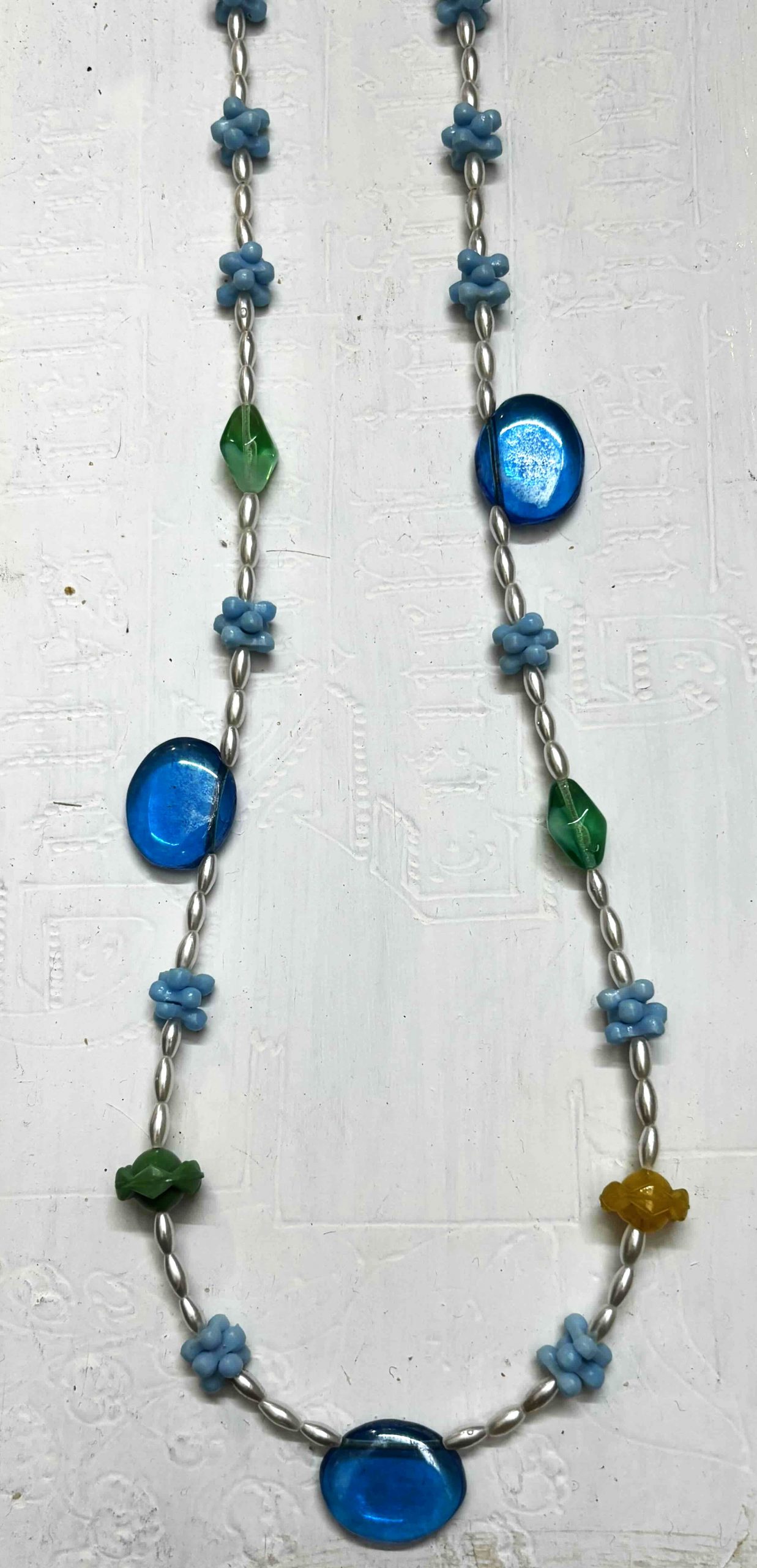 企画展 関連イベント ワークショップ「チェコビーズでミュシャの作品をイメージしたネックレスを作ろう」