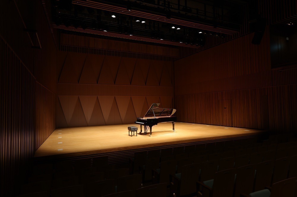 Challenging your dreams　～フェニーチェ堺は未来の音楽家を応援しています～