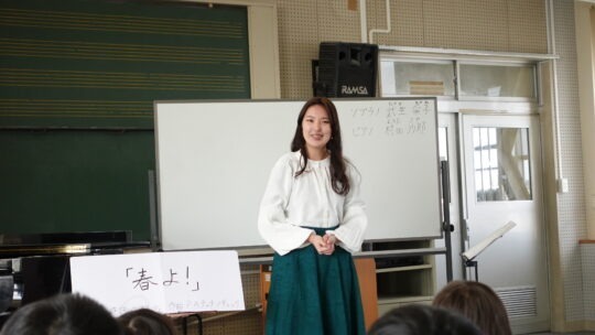 歌とピアノと、私と……