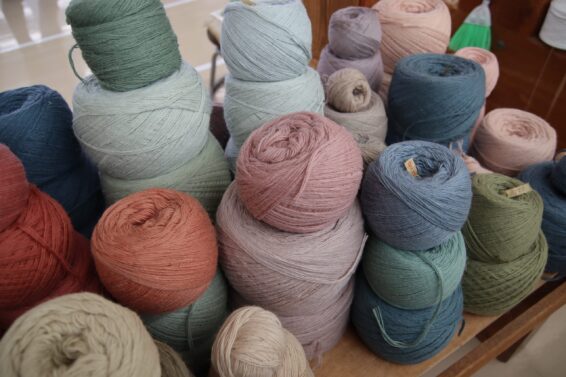 特別展 関連イベント ワークショップ「ミニ緞通を織ってみよう」