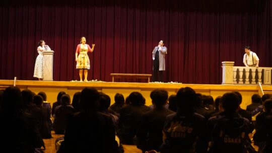 中学校でオペラを上演！