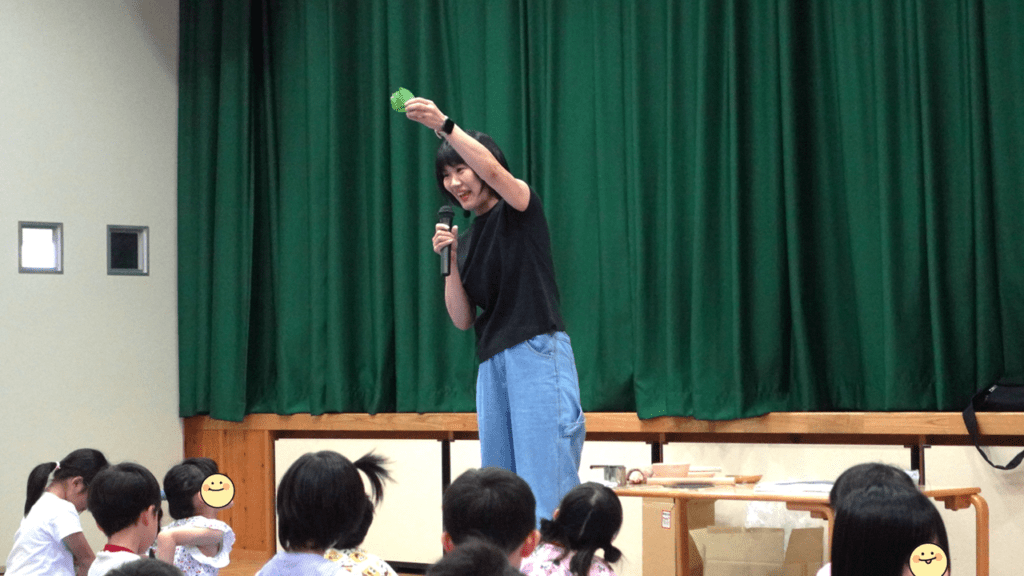 葉っぱの模様のお皿づくり