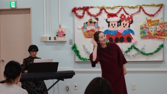 手遊び歌もクラシックも！クリスマスコンサート♪
