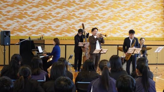 ジャズを聴いて、みんなでセッション♪