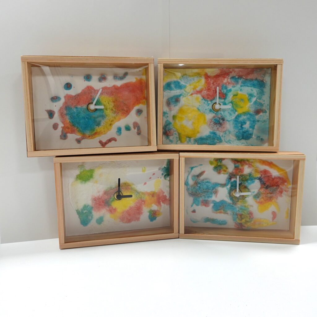 ソルトペインティングの時計が完成しました！