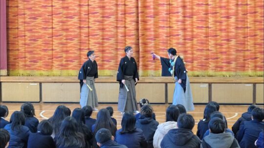 狂言ってなんなのさ