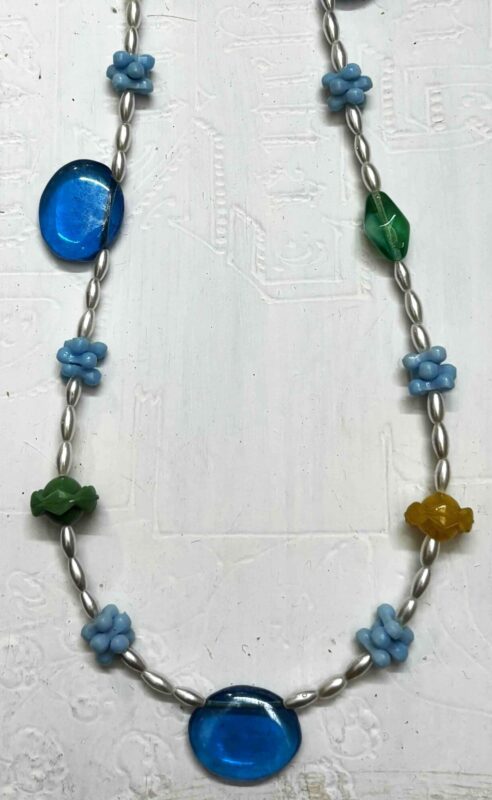 企画展 関連イベントワークショップ「チェコビーズでミュシャの作品をイメージしたネックレスを作ろう」