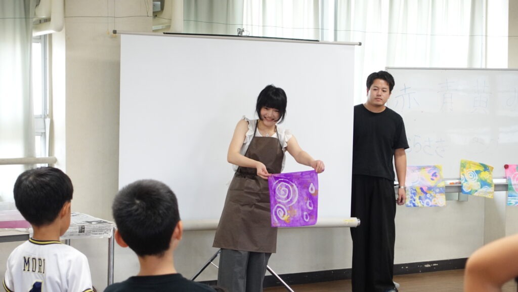 ⽔の形でつくる⾃分だけのハンカチ